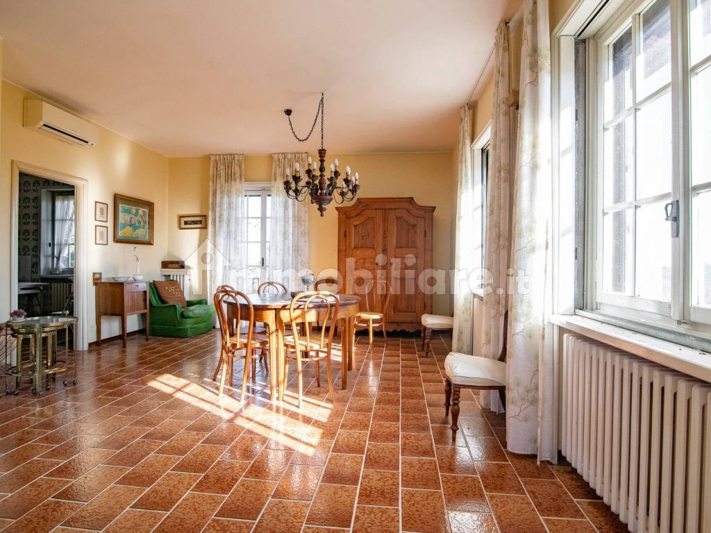 Salone