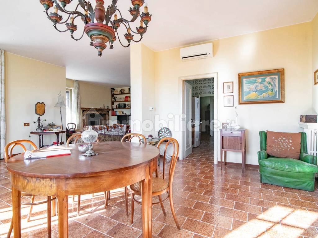 Salone