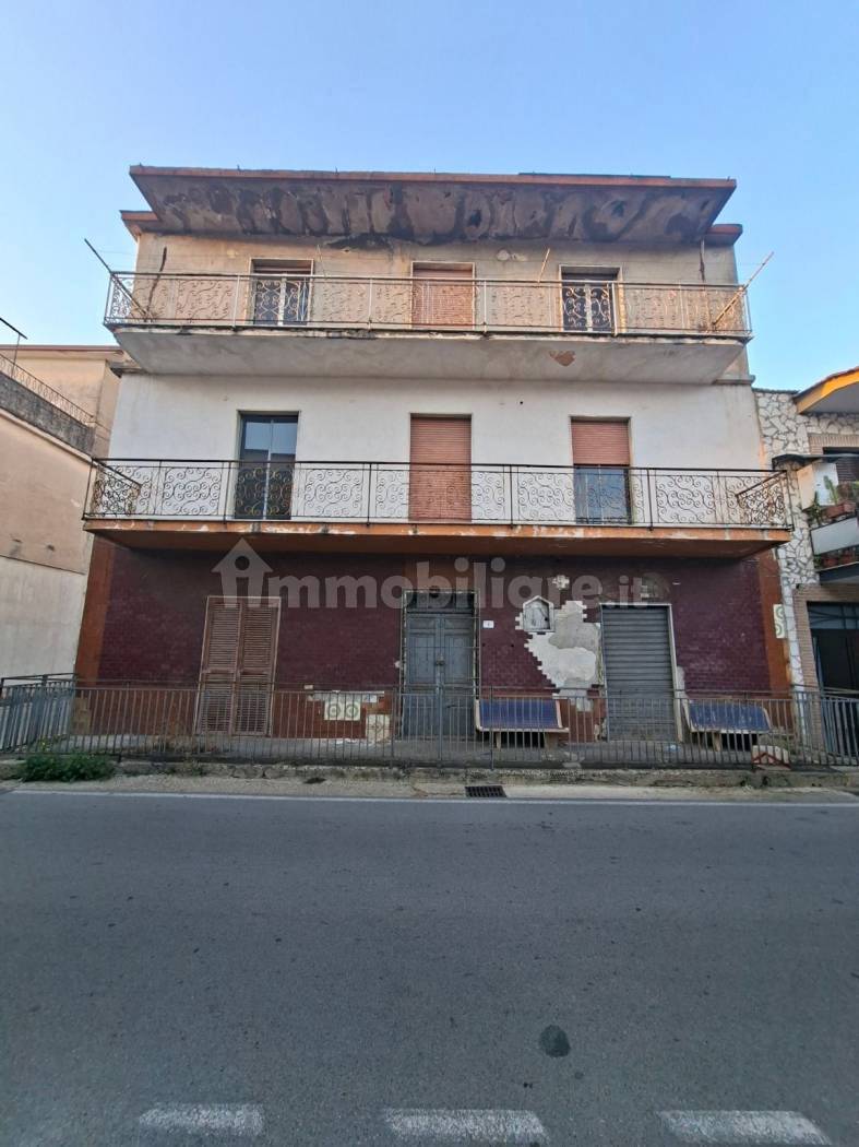 Palazzo - Edificio in vendita a Santa Maria a Vico