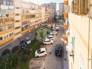 4-room flat via Giacomo Leopardi 136, Fuorigrotta, Naples