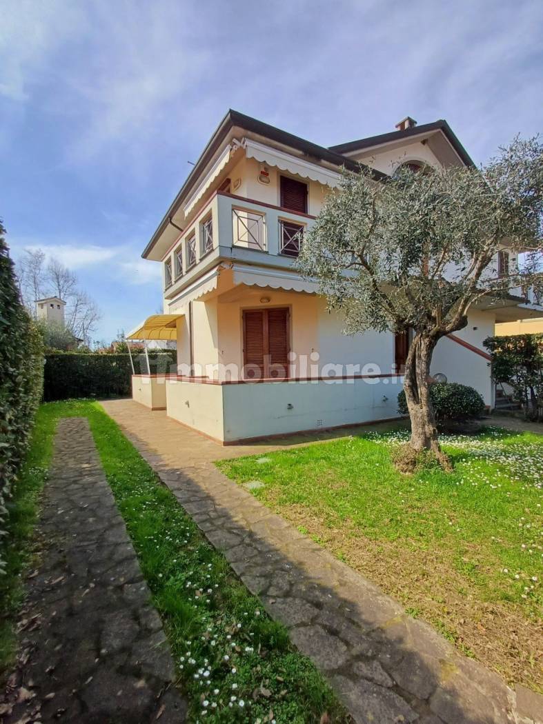 Villa in affitto a Pietrasanta