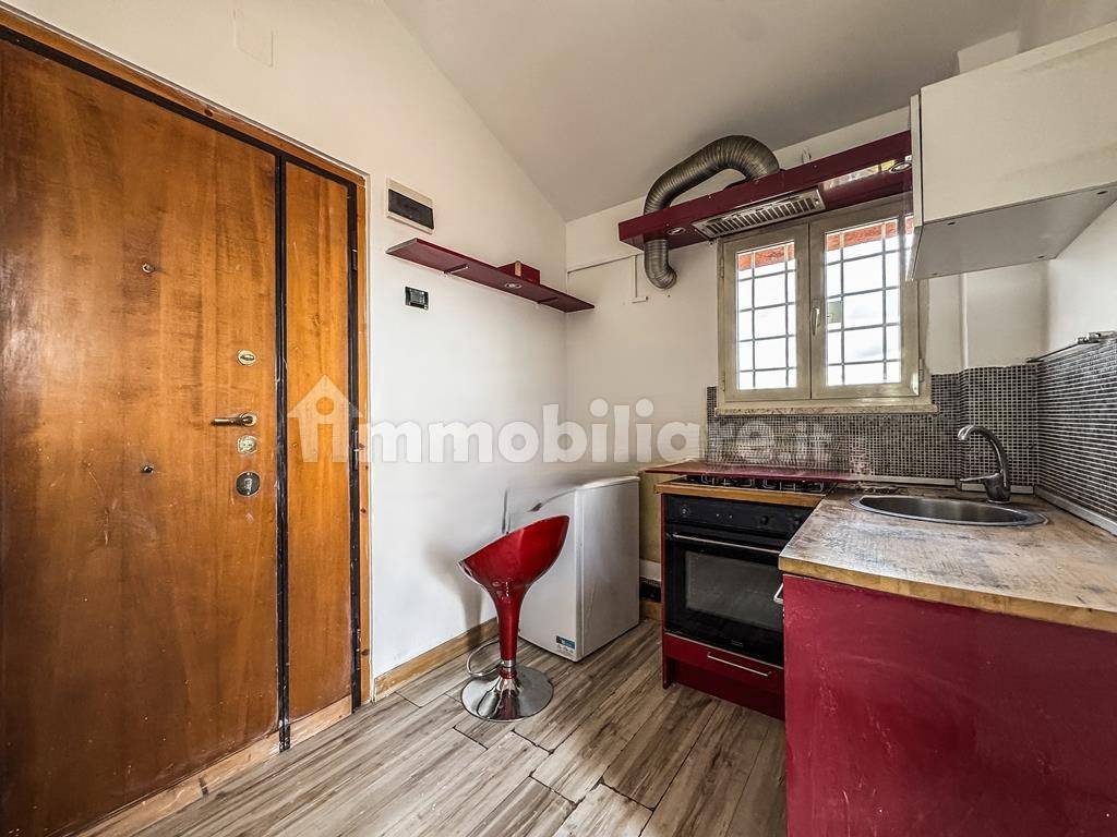 Casa Rondini Roma Vendita Attico in via delle Rondini Roma. Buono stato, con balcone, rif ...