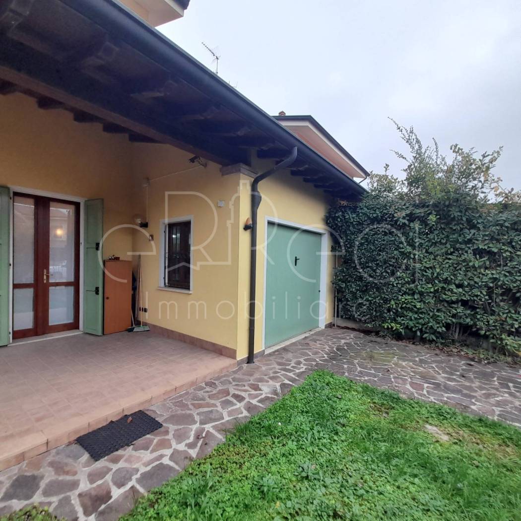 Villa in vendita a Borgo Virgilio