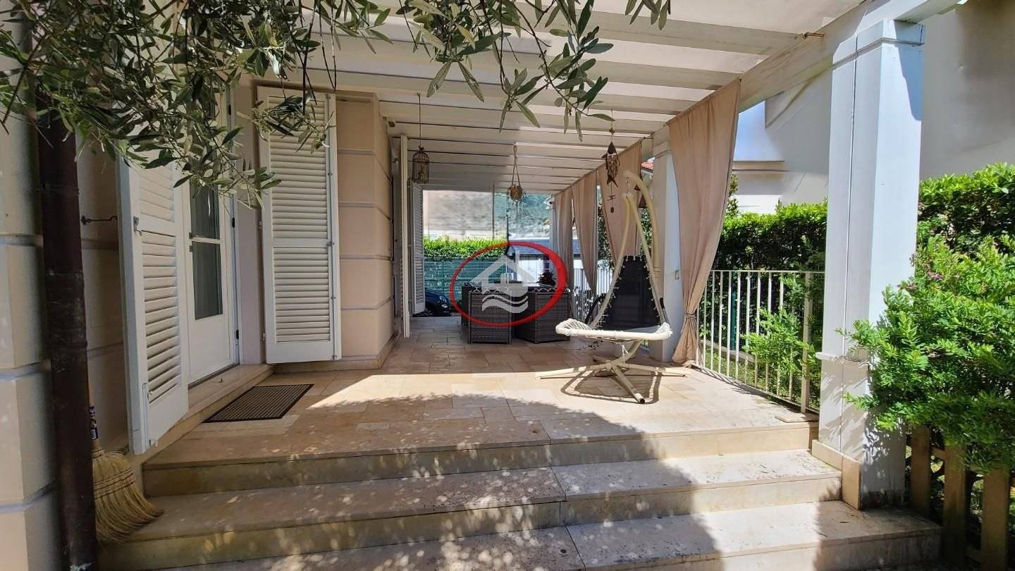 Villa in vendita a Pietrasanta