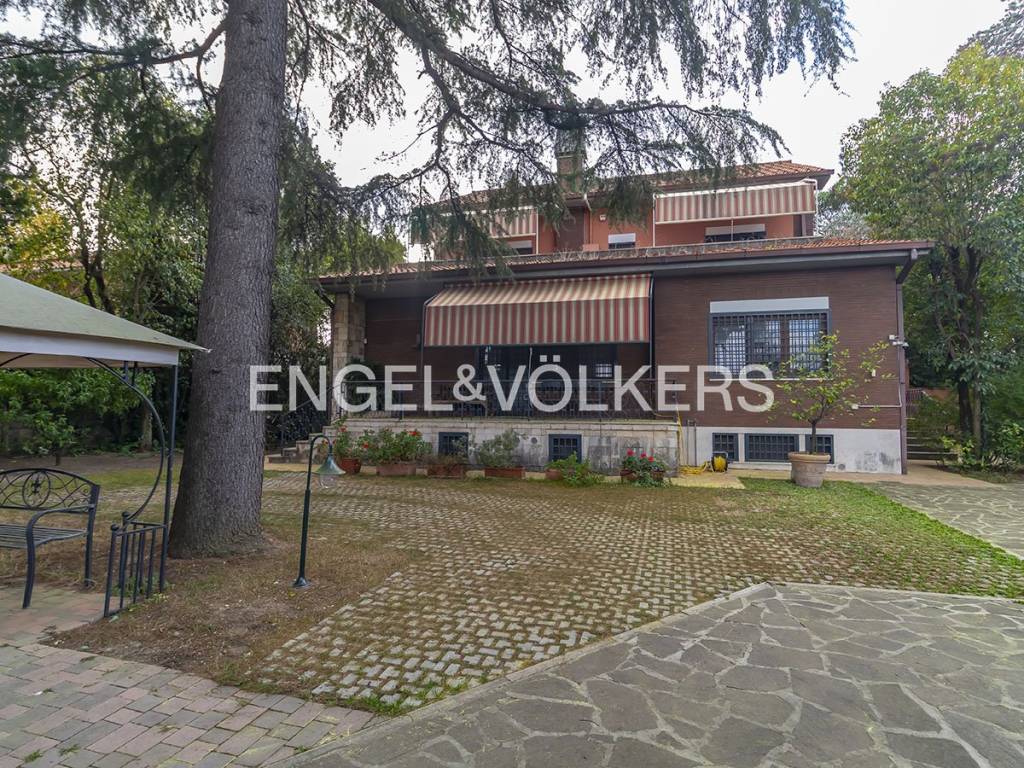 Villa bifamiliare via Appia Nuova 980, Appio Claudio - Statuario, Roma