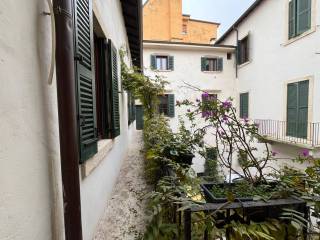 4-room flat good condition, on multiple levels, Centro Storico, Verona