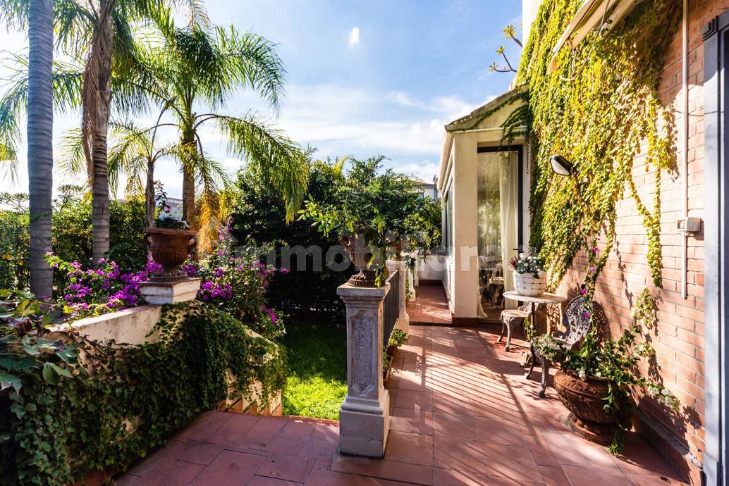 Villa in vendita a Aci Castello