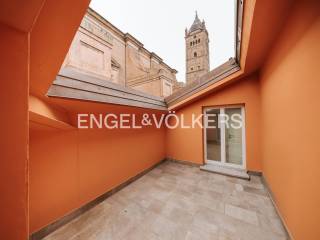 4-room flat via Altabella 1, Centro Storico, Bologna