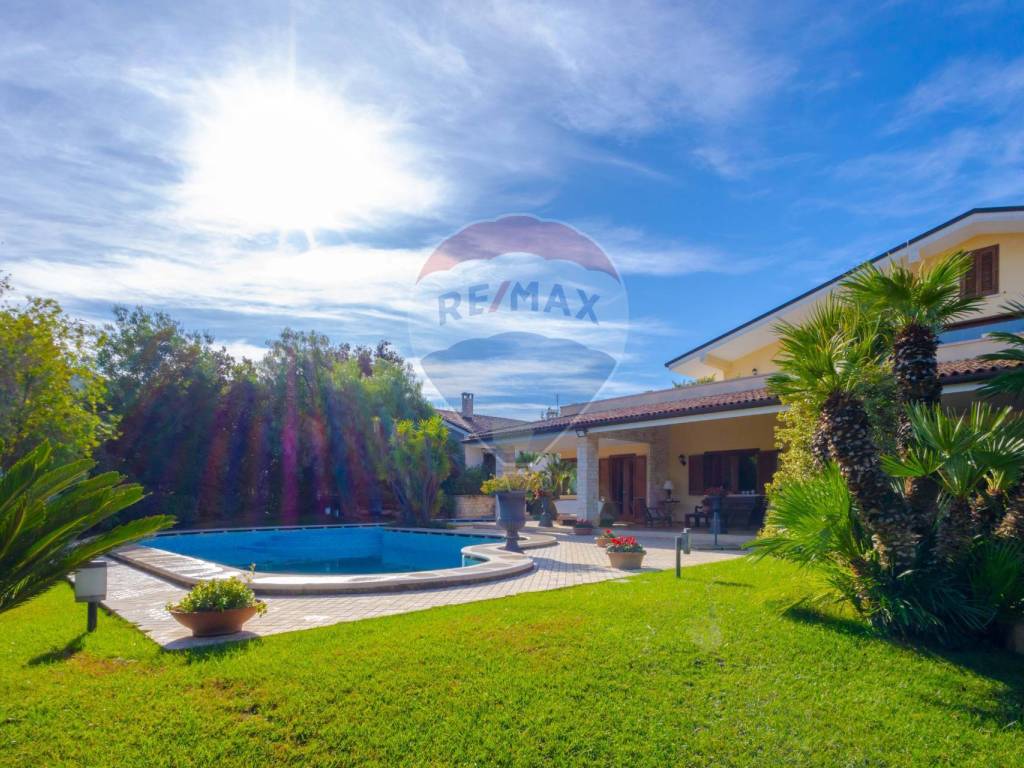 Vendita Villa unifamiliare in via Algardi 13 Casamassima. Ottimo stato ...