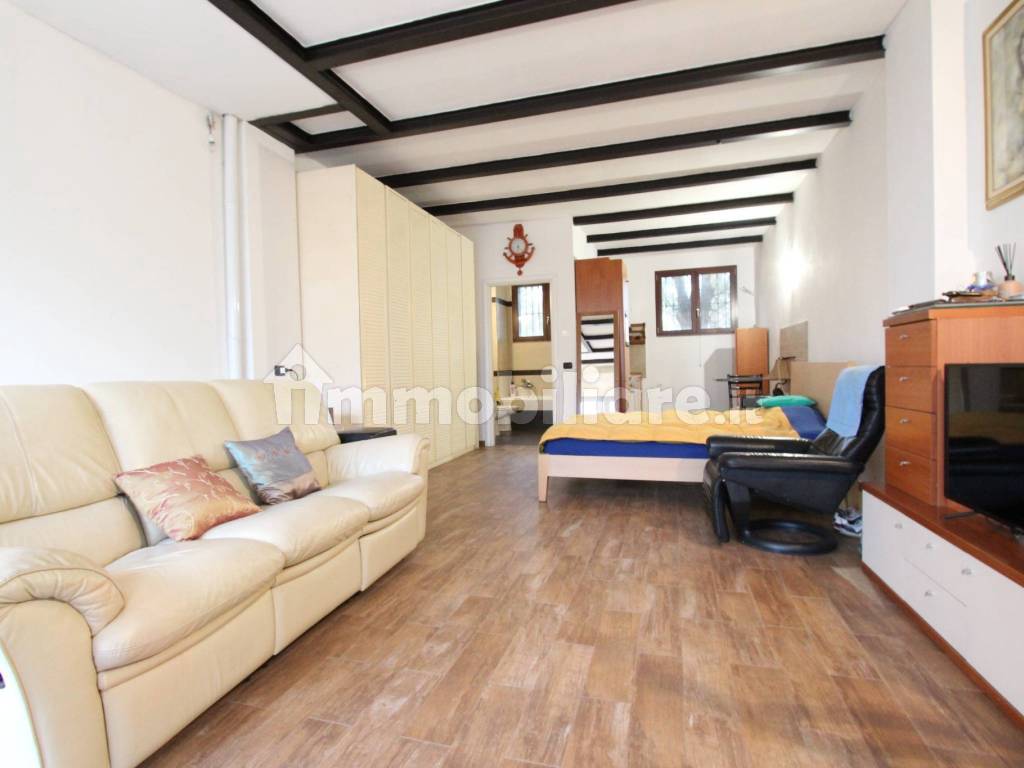 Terratetto plurifamiliare via Ernesto Teodoro Moneta 18, Affori, Milano