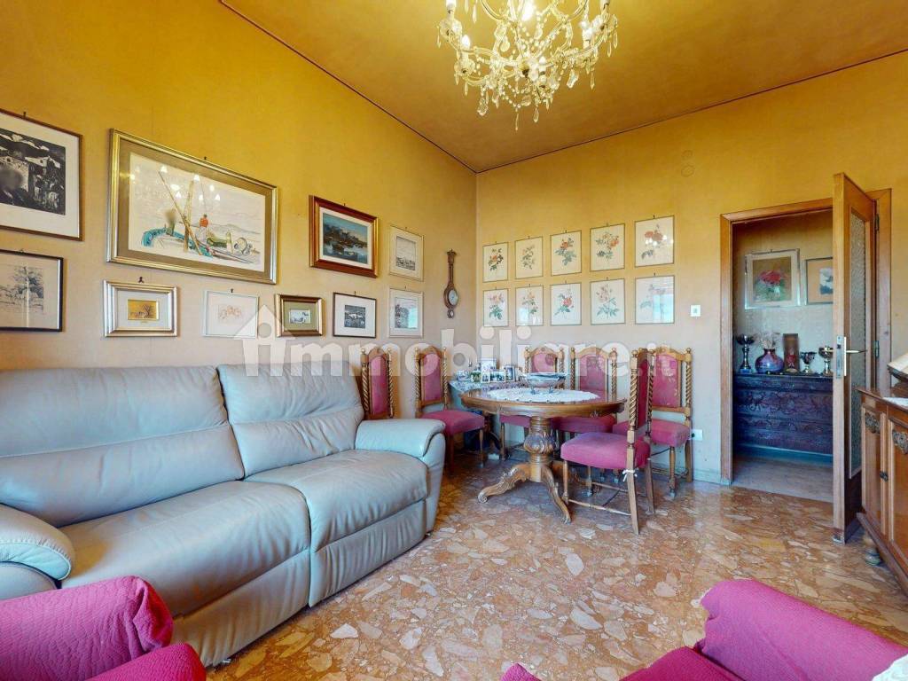 Salone