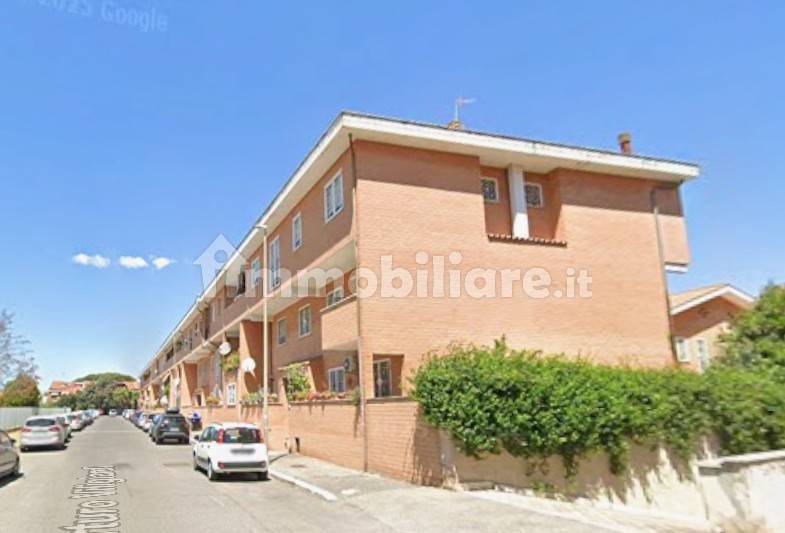 Trilocale via Arturo Viligiardi, Acilia, Roma
