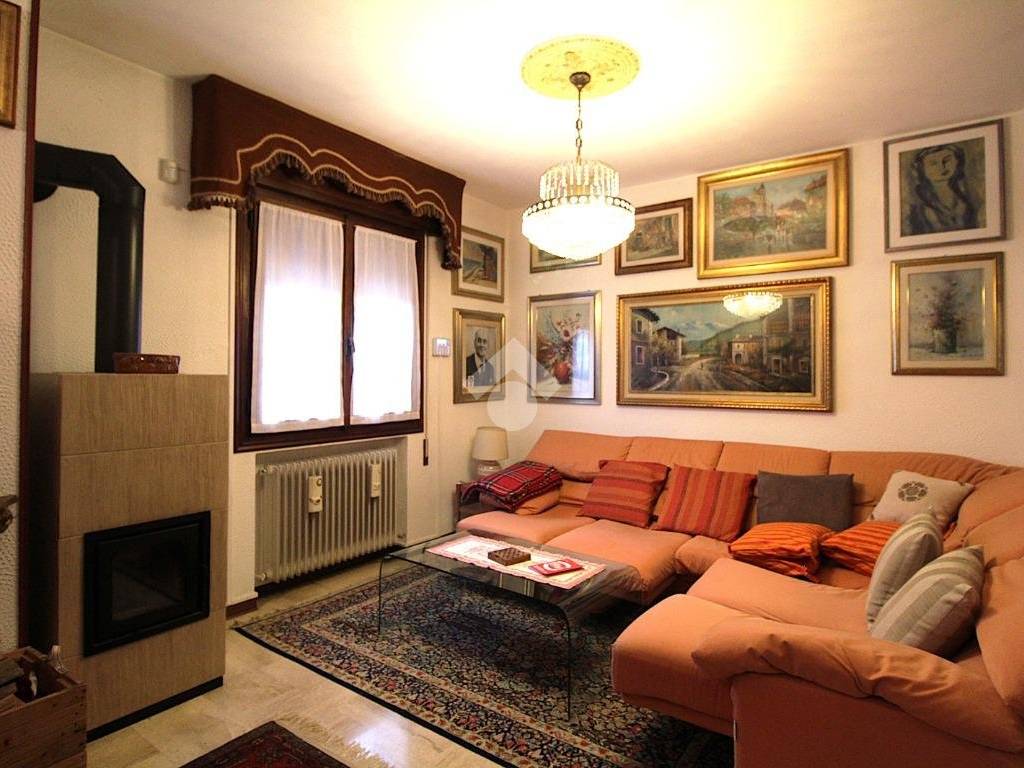 Salone