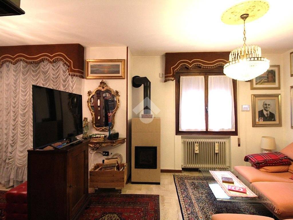 Salone