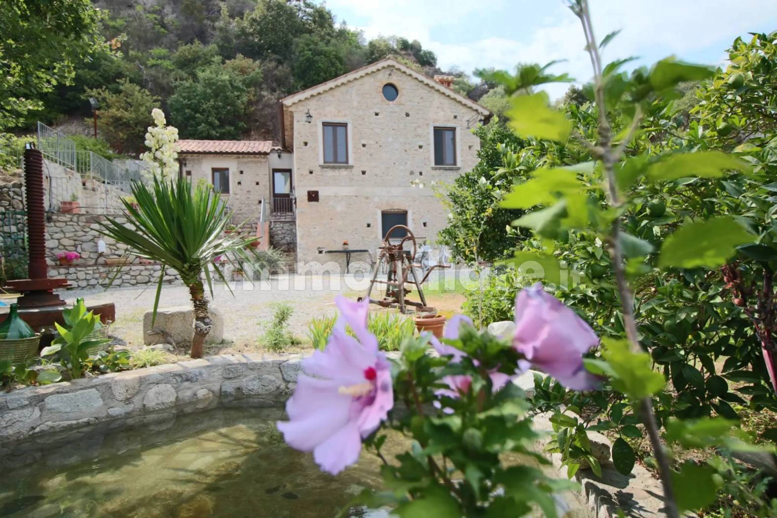 Masseria s agroturistickou činností a 6 hektary pozemku na prodej ve Stilu
