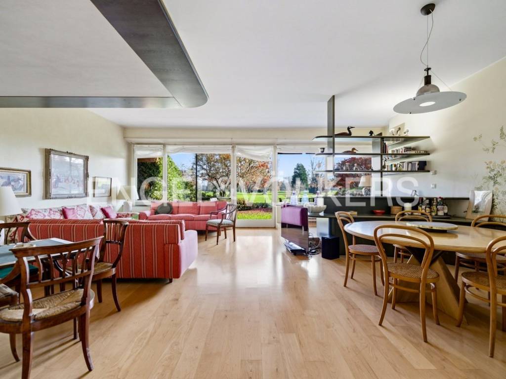 Sale Apartment Cassina Rizzardi. 4-room flat in via Alessandro Volta 63 ...