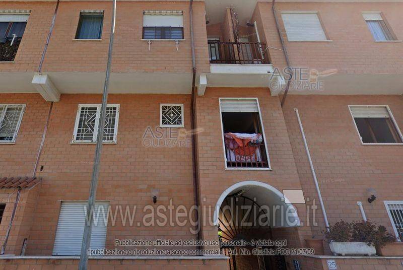 Quadrilocale via Arturo Viligiardi 25, Acilia, Roma