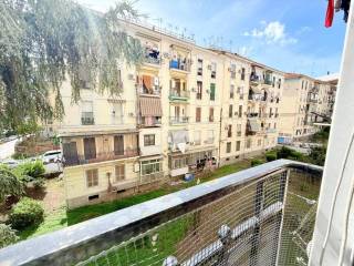 2-room flat via Zara, Centro Direzionale, Naples