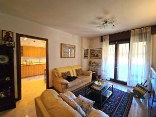 3-room flat via Crotone 6, Borgo Nuovo - Navigatori, Verona
