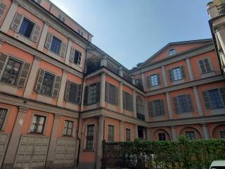 2-room flat via dell'Accademia Albertina 24, Via della Rocca, Turin