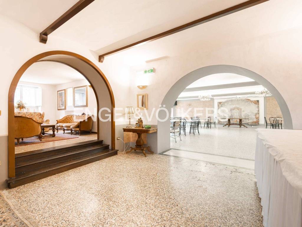 Salone
