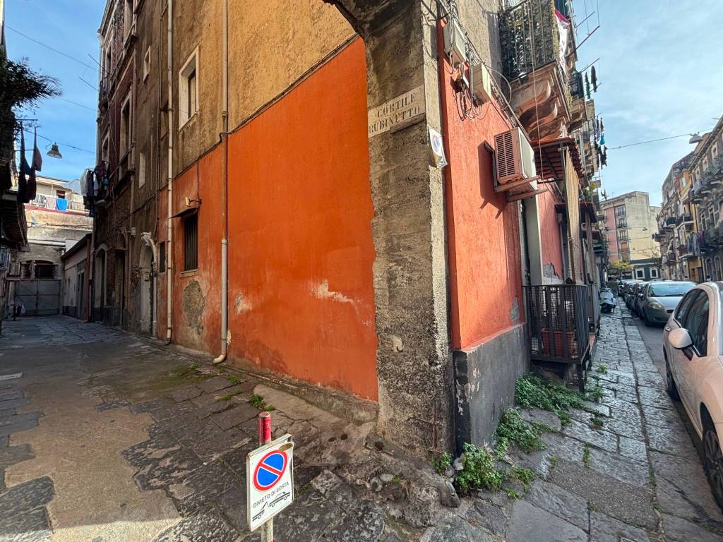 Magazzino Deposito Cortile Rubinetto Catania Rif 125330921 magazzino-deposito-cortile-rubinetto-catania-rif-125330921