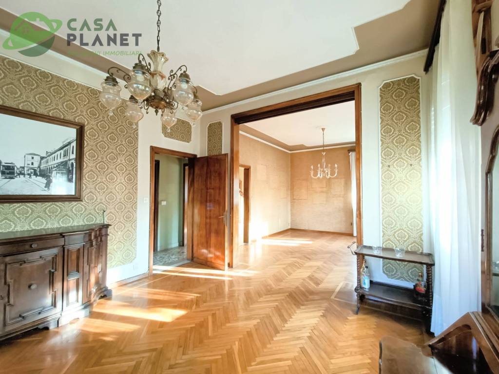 Salone