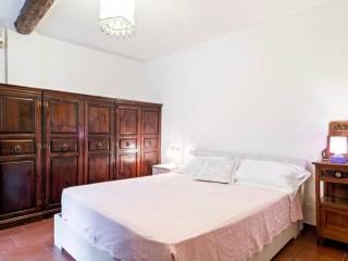 2-room flat via del Pratello, San Felice, Bologna