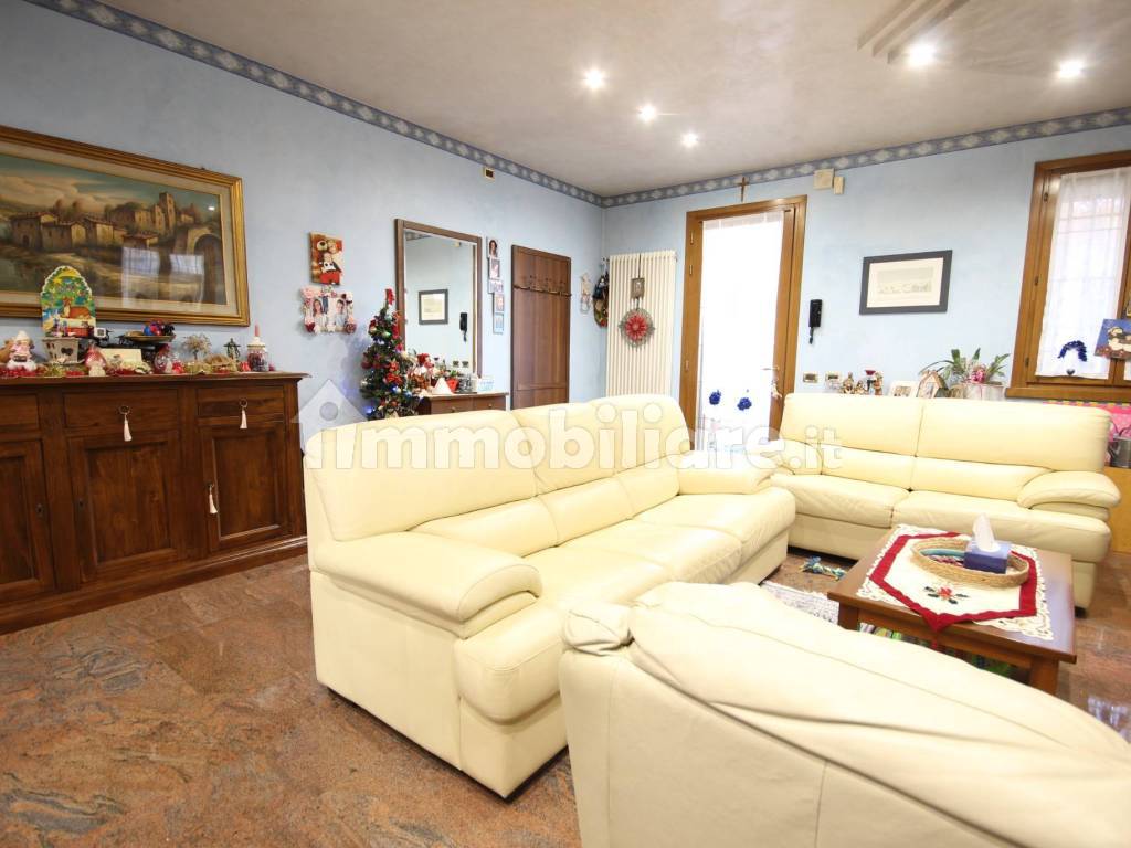 Salone