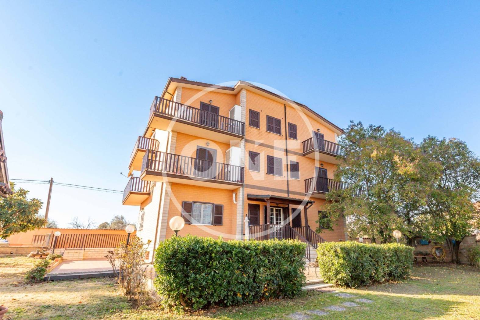 Palazzo - Edificio in vendita a Roma