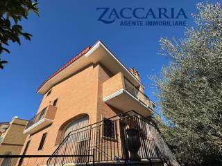 Two-family villa via Oreste Nigro, Bufalotta, Rome