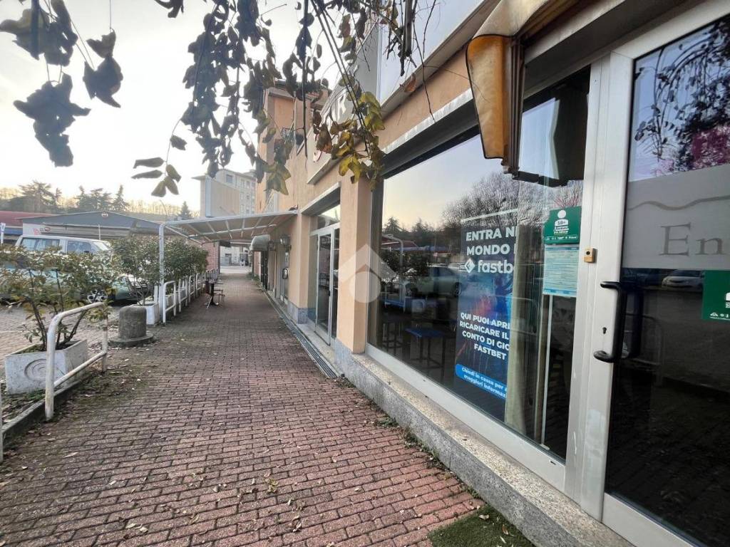 Edilio Raggio Locale commerciale via Edilio Raggio 81, Novi Ligure, Rif. 125412867 ...