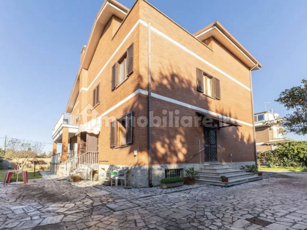 Villa unifamiliare via Giovan Battista Lulli 38, Infernetto, Roma