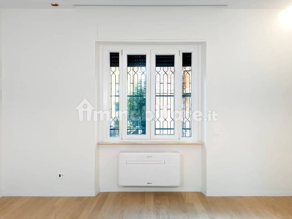 Bilocale viale Aventino 80, Aventino, Roma