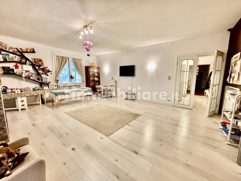 Salone