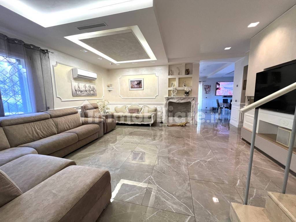 Salone