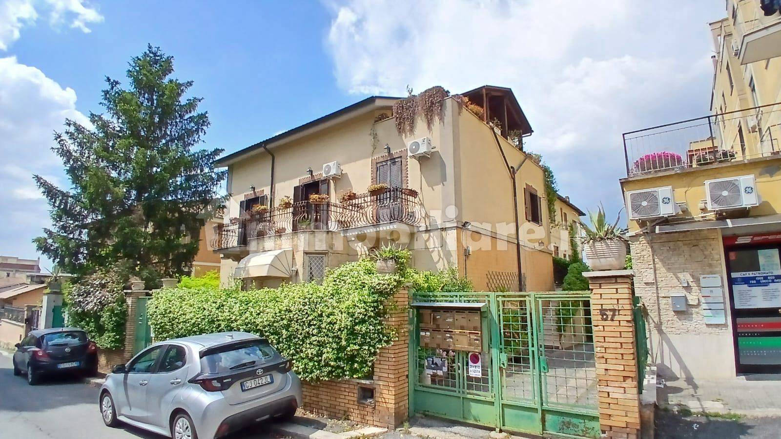 Appartamento in vendita a Roma