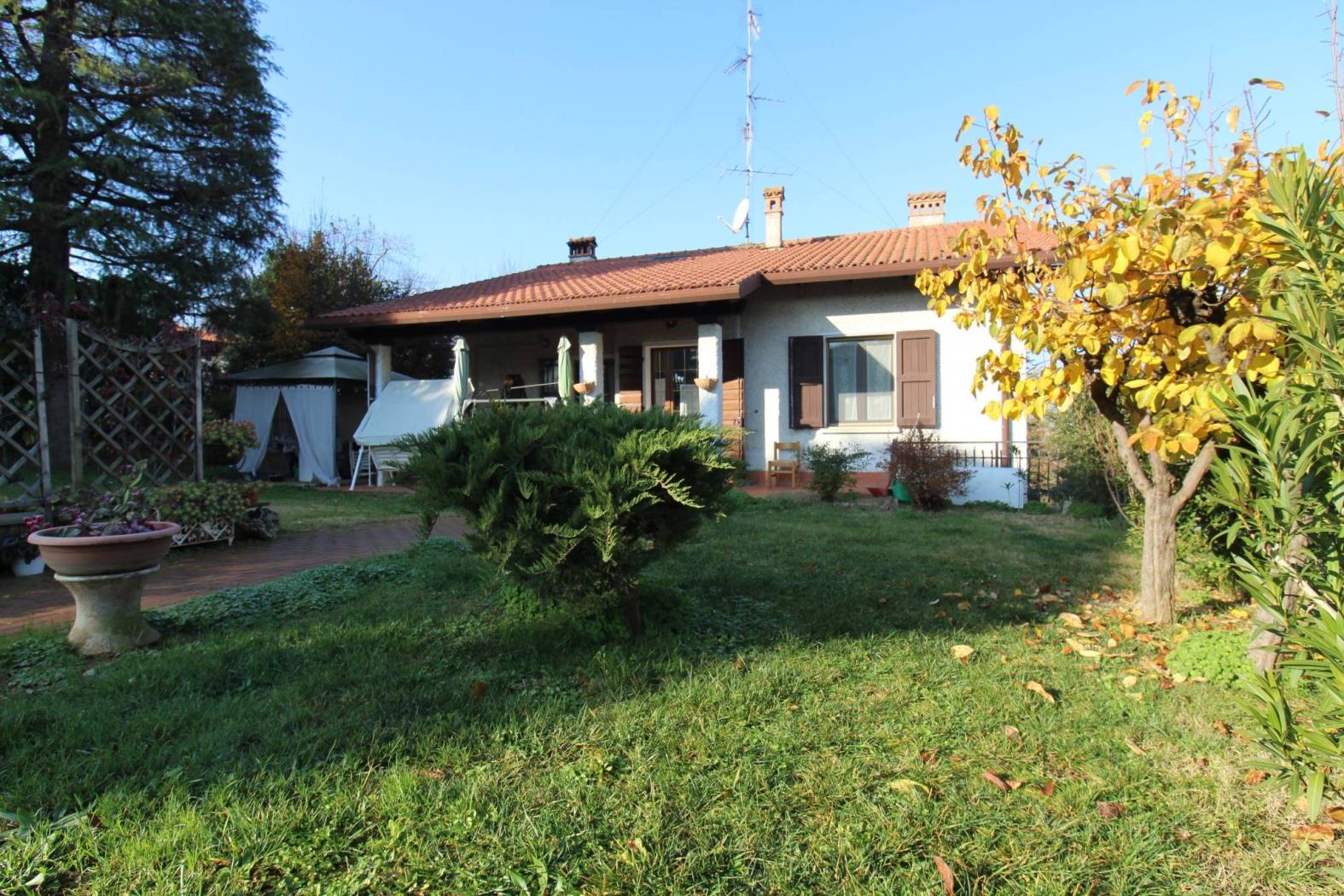 Villa in vendita a Dozza