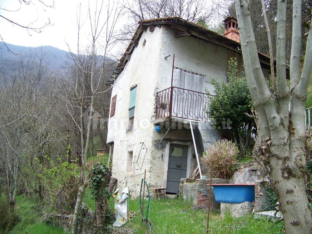 Vendita Casale in via San Giuseppe Roccaforte Mondovì. Da ristrutturare ...