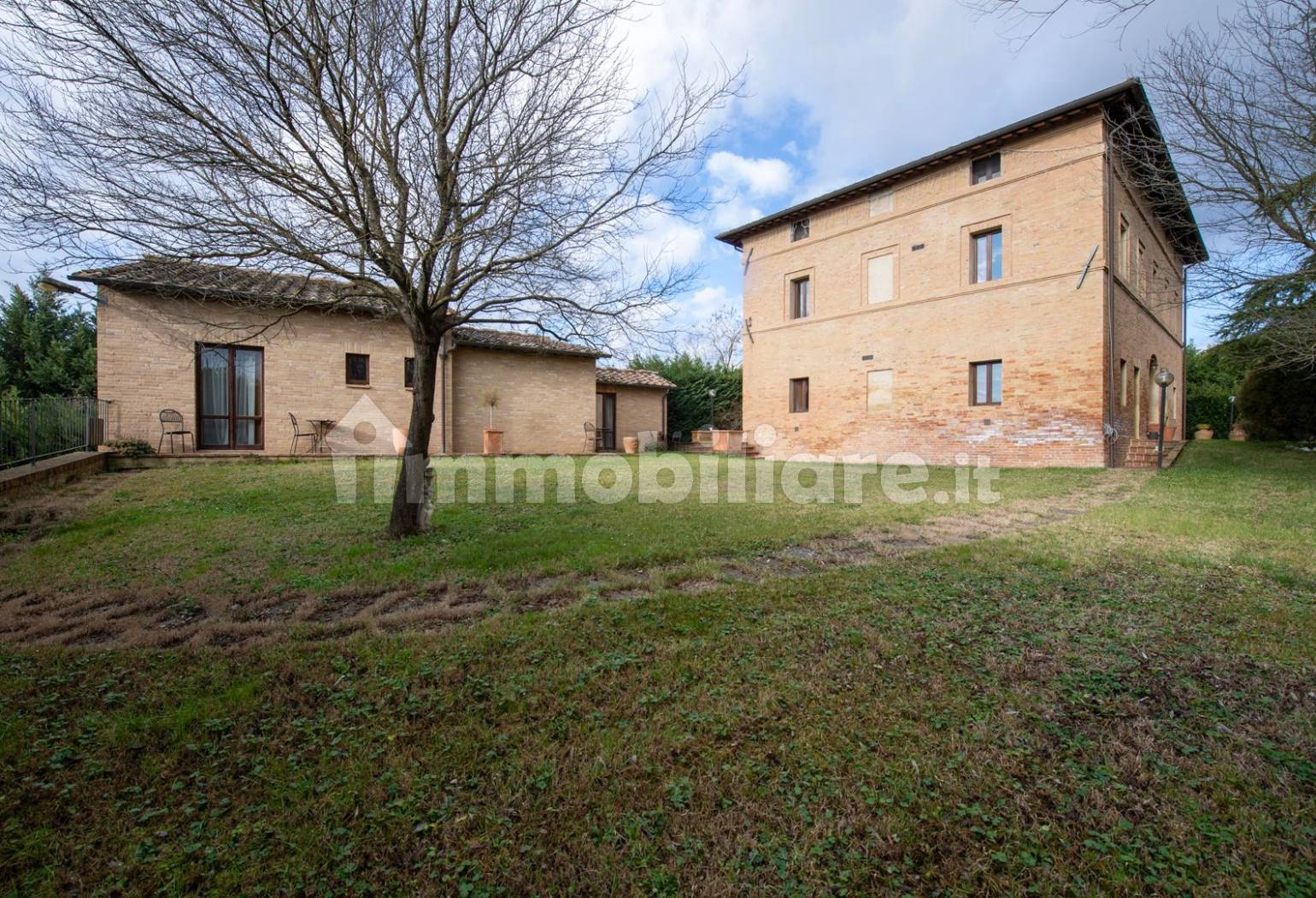 Rustico - Casale in vendita a Siena