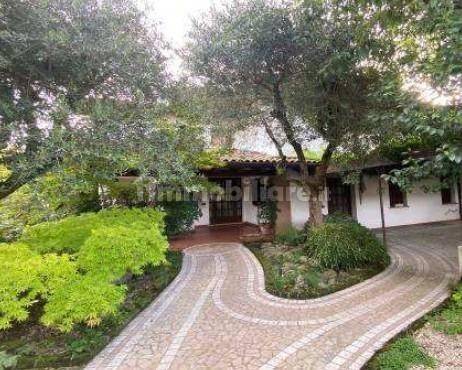 Villa in vendita a Colceresa