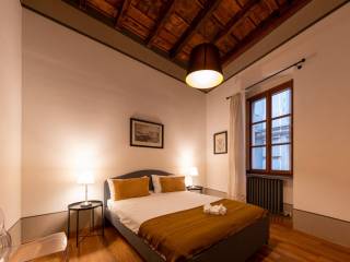 3-room flat via delle Orfane 30, Quadrilatero Romano, Turin