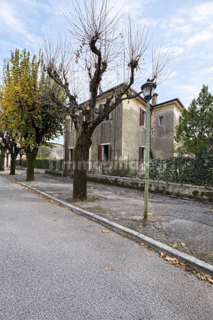 Villa in vendita a Sant'Ambrogio di Valpolicella