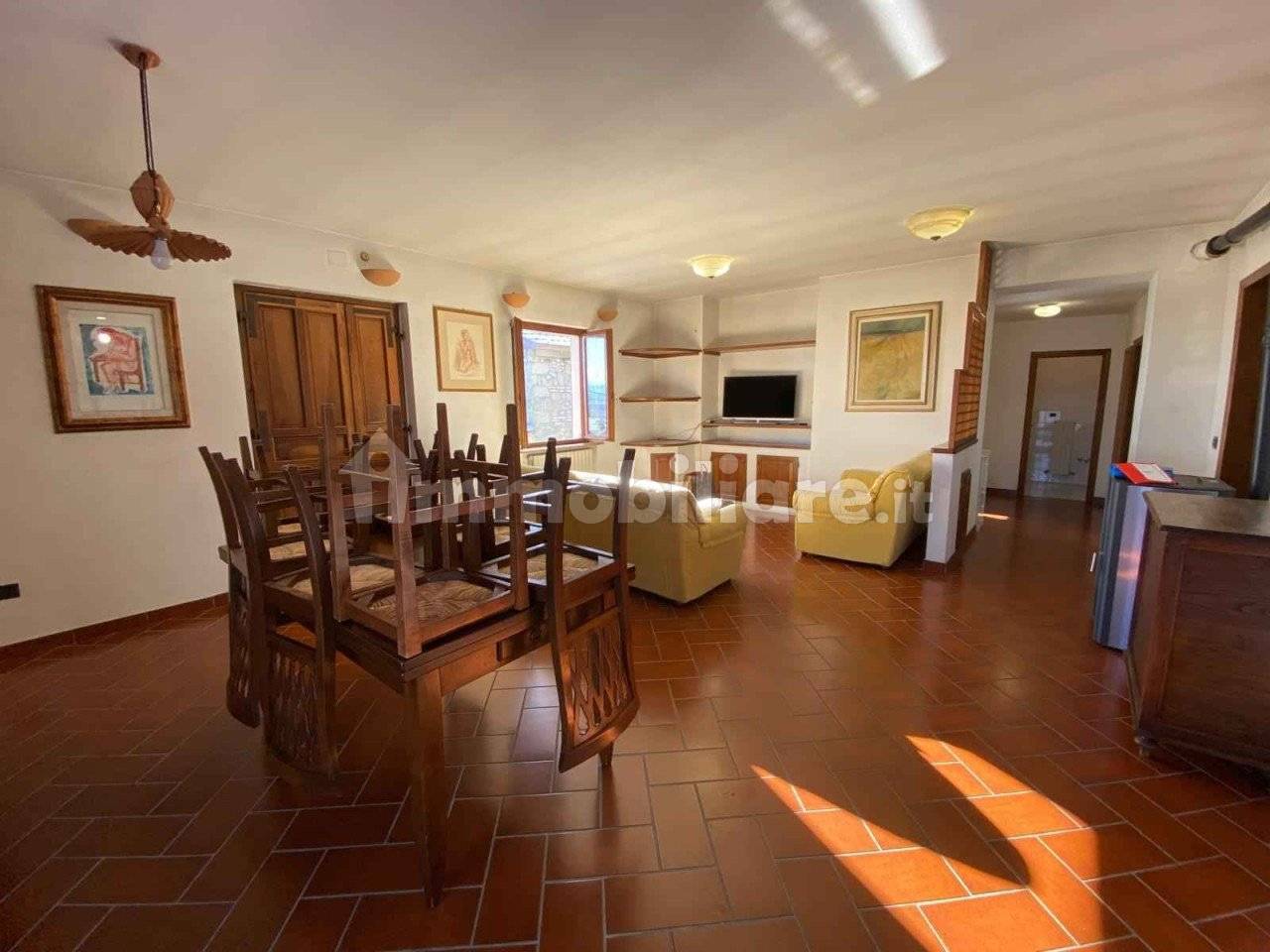 Appartamento in affitto a Ventasso