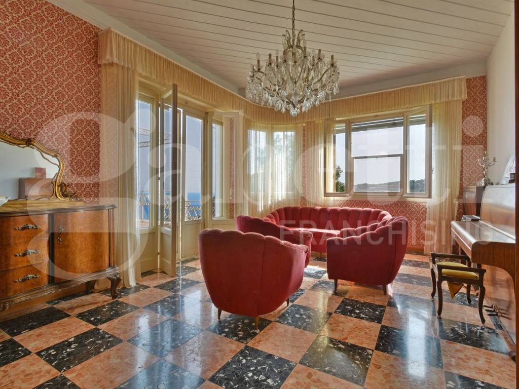 Salone