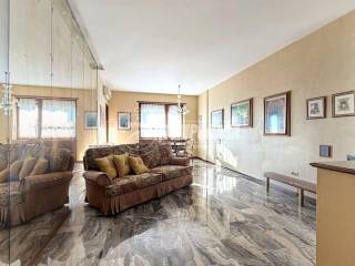 4-room flat corso Eusebio Giambone 55, Lingotto, Turin