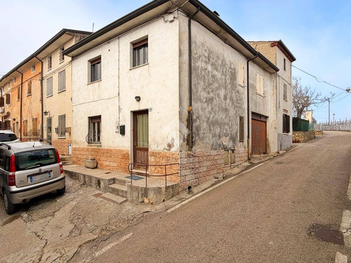 Casa indipendente in vendita a Colognola Ai Colli