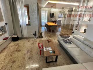 Salone