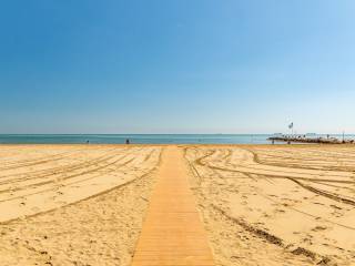 Multi-family detached house via Sebastiano Caboto, Lido di Venezia, Venice