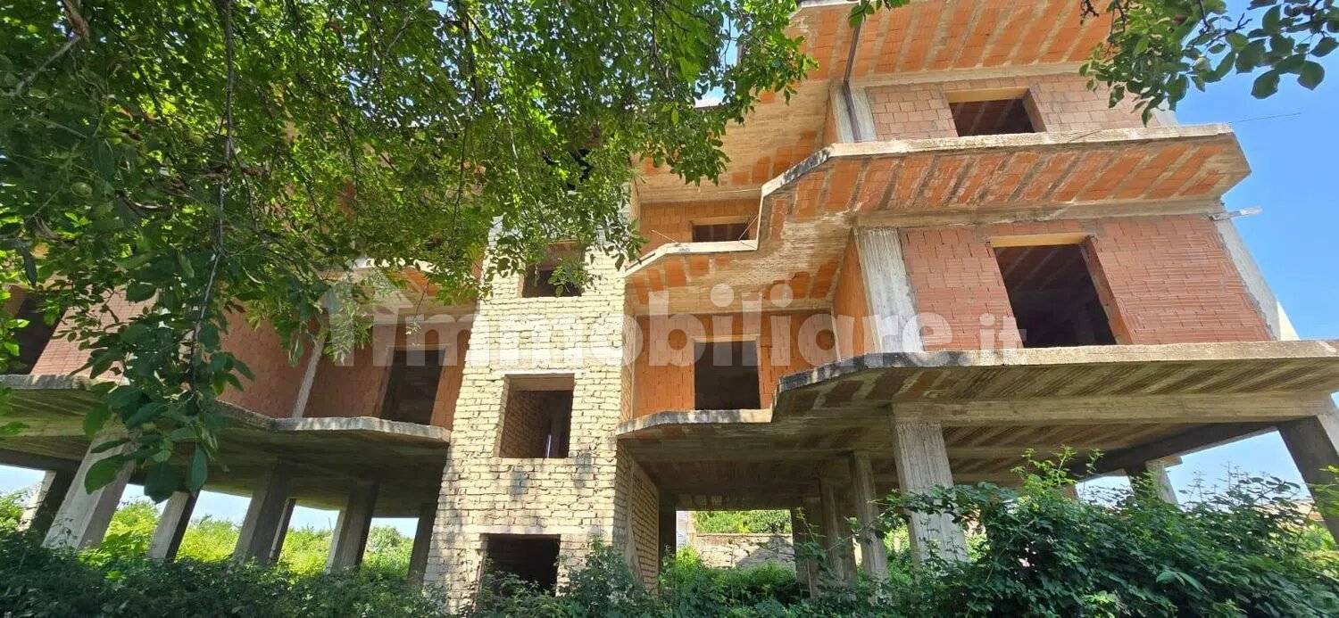 Palazzo - Edificio in vendita a Giugliano in Campania